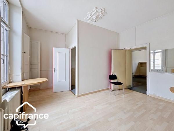 Thouars centre – Bien à rénover 210 m² avec 3 garages – Fort potentiel locatif
