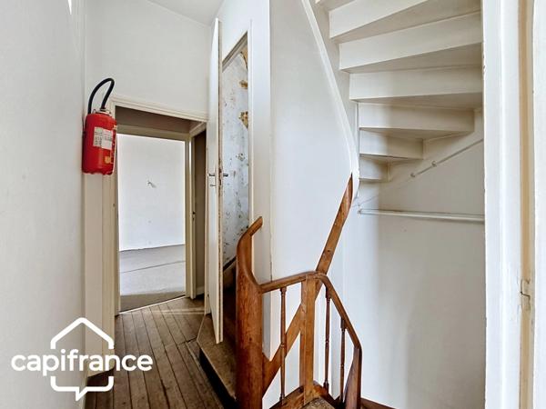 Thouars centre – Bien à rénover 210 m² avec 3 garages – Fort potentiel locatif