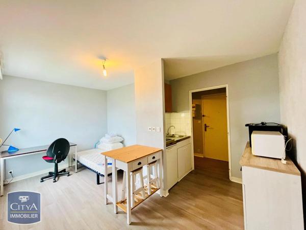 Appartement à louer 1 pièce 25.07m² Tours (37000)
