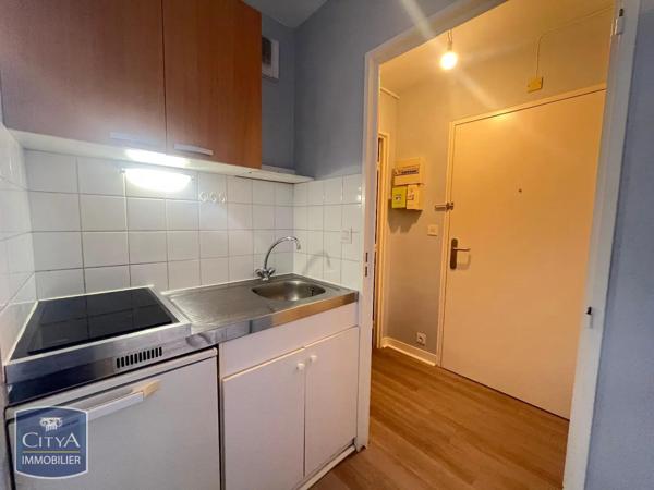 Appartement à louer 1 pièce 25.07m² Tours (37000)