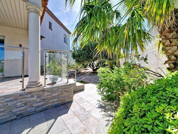 Maison 5P 143 m² 4 chambres double garage, piscine