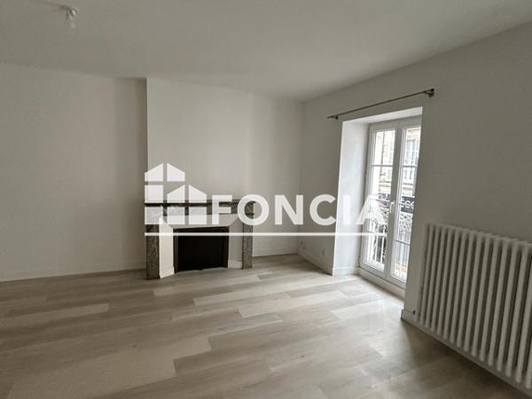 Location Appartement 4 pièces 92.1 m² - 1ER ETAGE Jonzac 17500