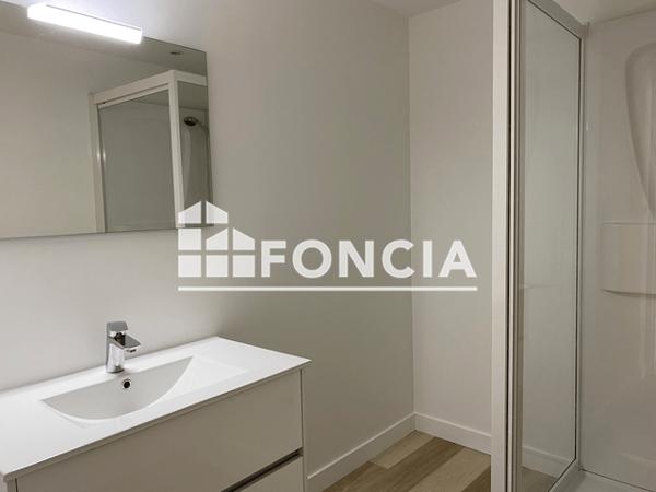 Location Appartement 4 pièces 92.1 m² - 1ER ETAGE Jonzac 17500