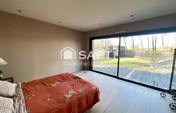 Maison d’Architecte en Bois avec Studio Indépendant à Casteljaloux