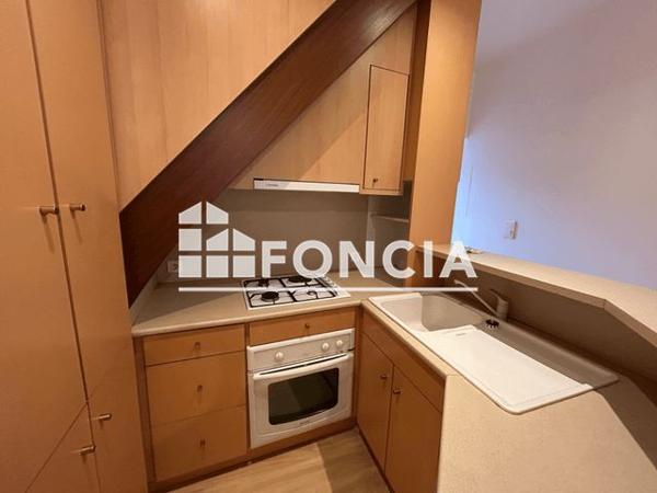 Location Appartement 4 pièces 71 m² - 4 PLACE ADRIEN ROZIER Rodez 12000