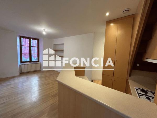 Location Appartement 4 pièces 71 m² - 4 PLACE ADRIEN ROZIER Rodez 12000