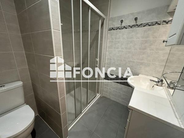 Location Appartement 4 pièces 71 m² - 4 PLACE ADRIEN ROZIER Rodez 12000