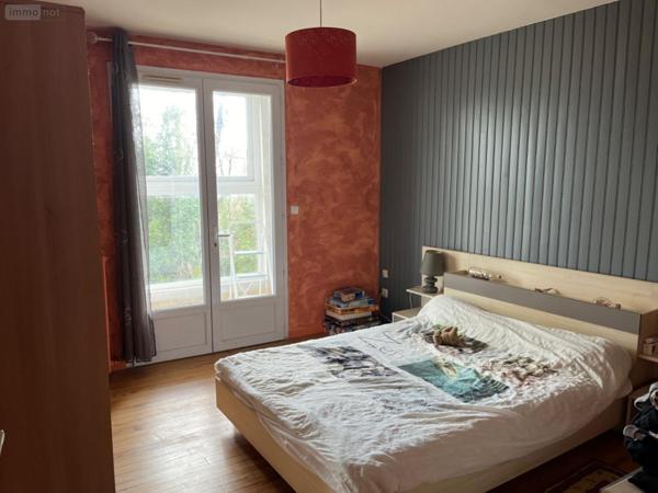 Maison de ville à vendre à Guîtres en Gironde (33230), ref : 118/1513