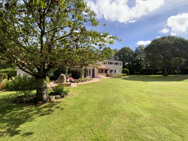 Maison
         7 pièces
        - 262 m² Bien prestige