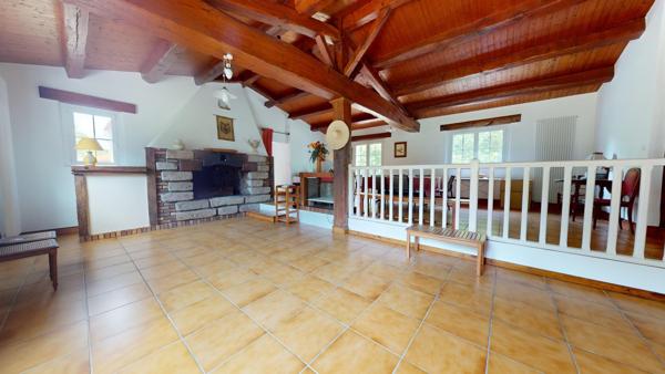 Maison
         7 pièces
        - 262 m² Bien prestige