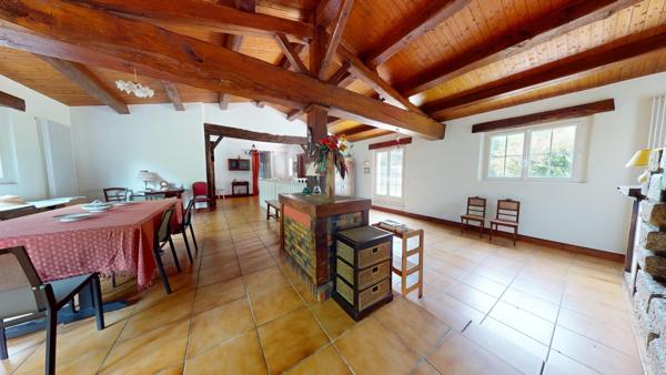 Maison
         7 pièces
        - 262 m² Bien prestige