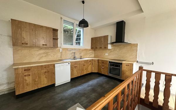 Maison à vendre    2 pièces •  Saintes