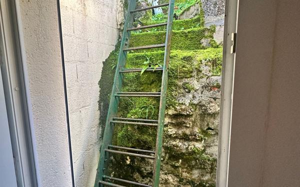 Maison à vendre    2 pièces •  Saintes