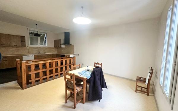 Maison à vendre    2 pièces •  Saintes