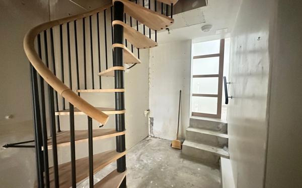 Maison à vendre    2 pièces •  Saintes