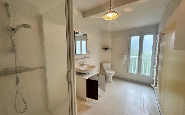 Maison à vendre    2 pièces •  Saintes