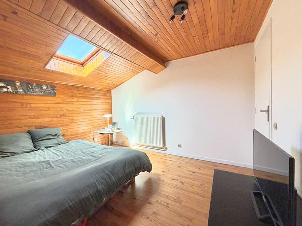 Lumineux Duplex T6 de 115m² au Calme - Dernier Étage