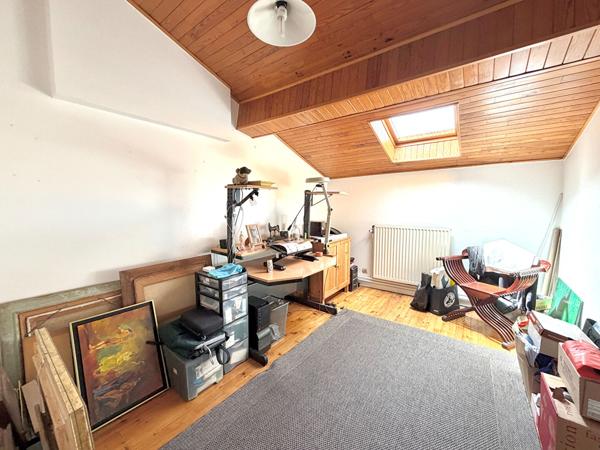 Lumineux Duplex T6 de 115m² au Calme - Dernier Étage