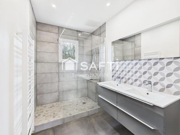Grande maison familiale avec piscine – 6 chambres – 169 m² – Jassans-Riottier