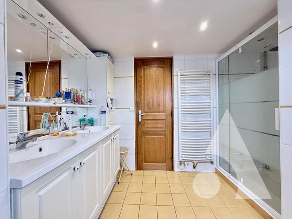 Maison 7 pièces 195 m2