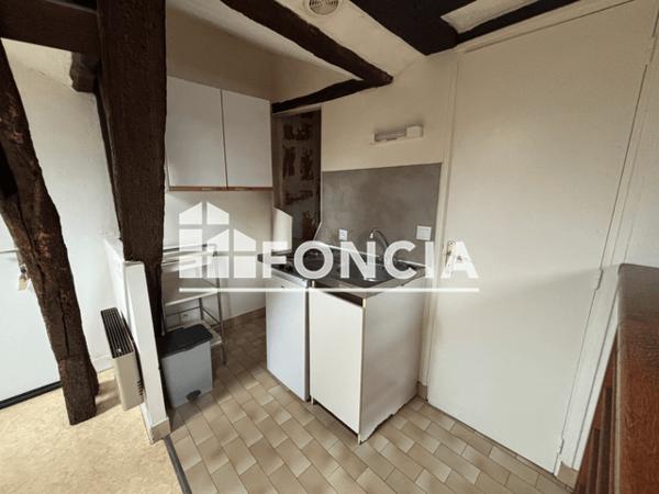 Location Studio meublé 24.78 m² - 19 RUE DU PETIT SOLEIL Tours 37000