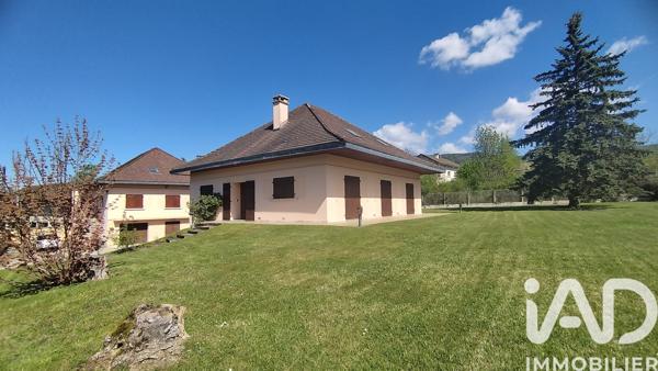 Maison à vendre 10 pièces 343 m² Oyonnax