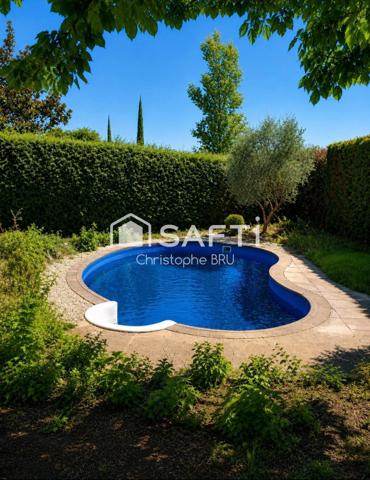 Maison familiale avec piscine sur les hauteurs de Péchabou -  A rafraichir
