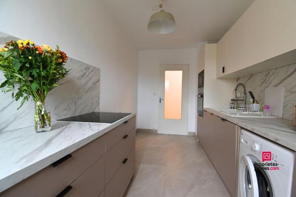 Beau T3 de 66 m2 entièrement rénové - ST PRIEST