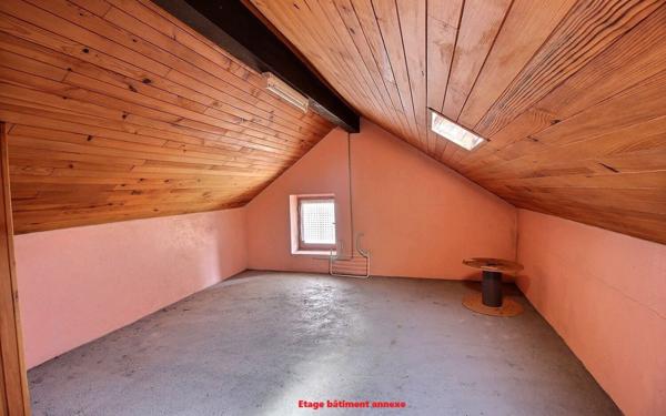 Maison à vendre    3 pièces •  Saint-Symphorien-de-Marmagne