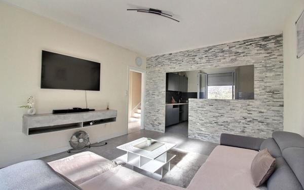 Maison à vendre    3 pièces •  Saint-Symphorien-de-Marmagne