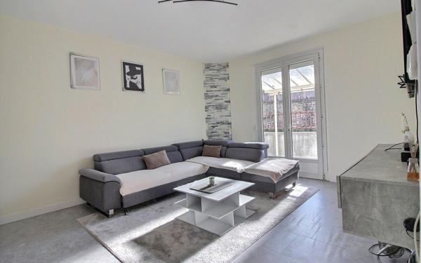 Maison à vendre    3 pièces •  Saint-Symphorien-de-Marmagne