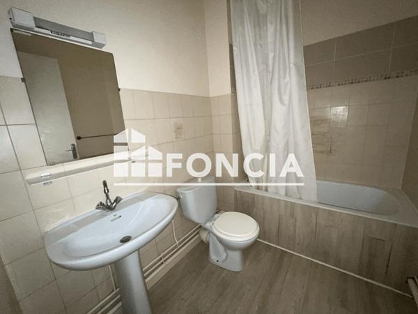 Location Appartement 2 pièces 46.29 m² - 11 A 13 RUE DES JUBELINES Chartres 28000