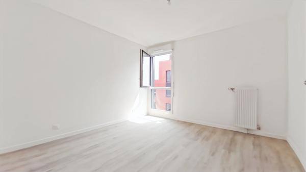 Romainville- A 9mn à pied du métro L5- A vendre appartement 4 p-balcon-parking-Exposition sud-Immeuble de 2024