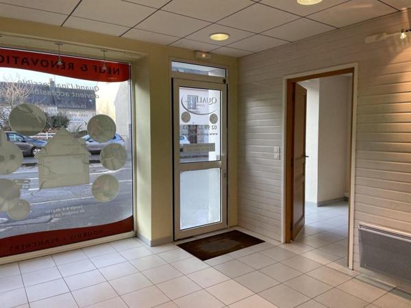 Lanester : À louer local commercial - 68 m²