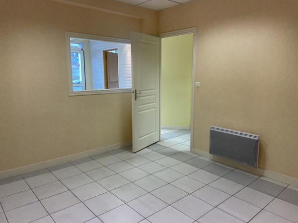 Lanester : À louer local commercial - 68 m²