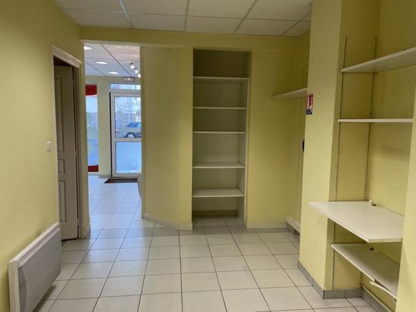Lanester : À louer local commercial - 68 m²