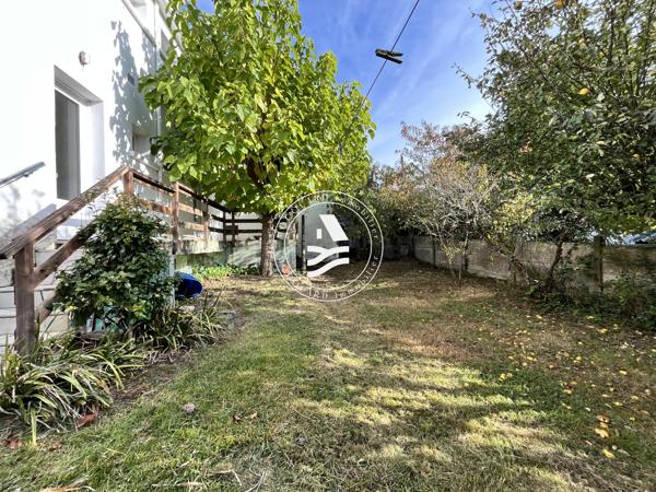 MOCQUARD immobilier, vous propose cette maison à rénover, sur 596m² de terrain.