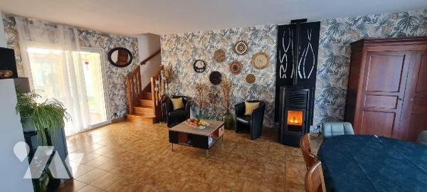 Maison à Vendre à Nancras (17600) en Charente-Maritime (17)

Nous vous proposons cette maison...