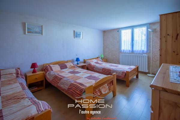 Maison
                                                                                                                                                                                                                                                                                                                        6 pièce(s)                                                                                                                                                                                                          4 chambre(s)                                                                                                                                                                                                          160  m²