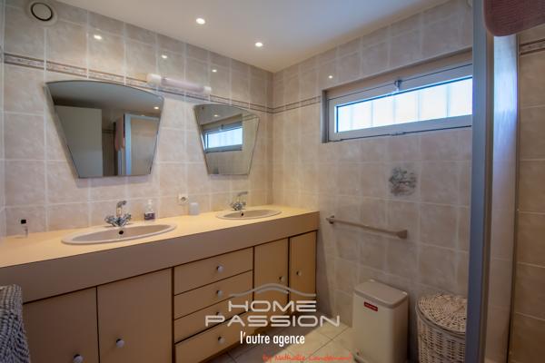 Maison
                                                                                                                                                                                                                                                                                                                        6 pièce(s)                                                                                                                                                                                                          4 chambre(s)                                                                                                                                                                                                          160  m²
