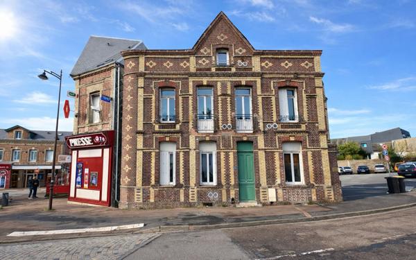 Immeuble à vendre    8 pièces •  Montivilliers