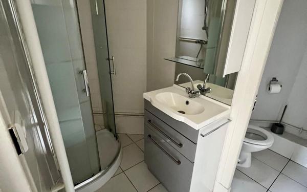 Immeuble à vendre    8 pièces •  Montivilliers