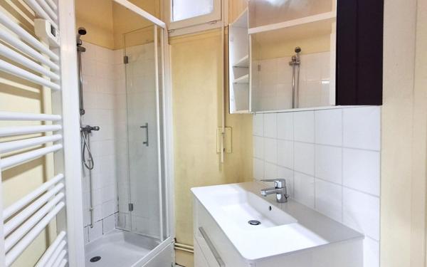 Immeuble à vendre    8 pièces •  Montivilliers