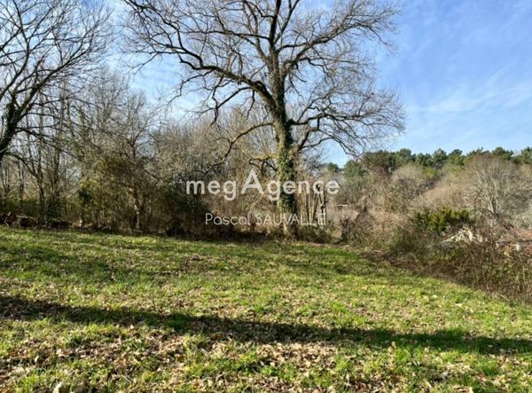 Terrain à SAINT-ASTIER, 24110 - 1785m²