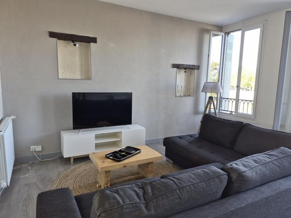 Colocation en appartement triplex T5 à louer – Terrasse et vue sur la Vienne