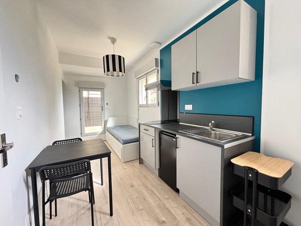 Studio meublé avec terrasse !