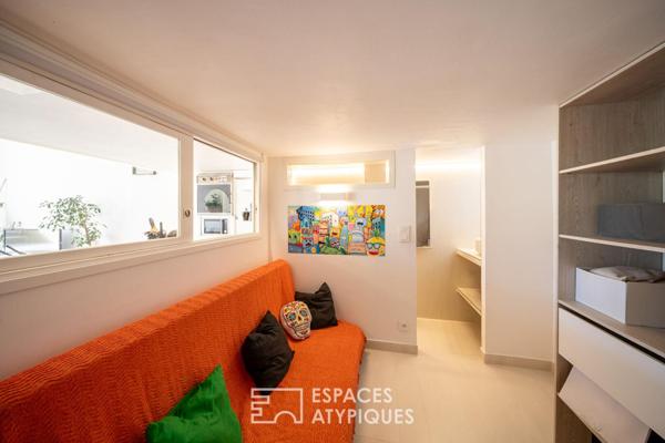 L’esprit californien d’un duplex contemporain avec vue mer en centre ville