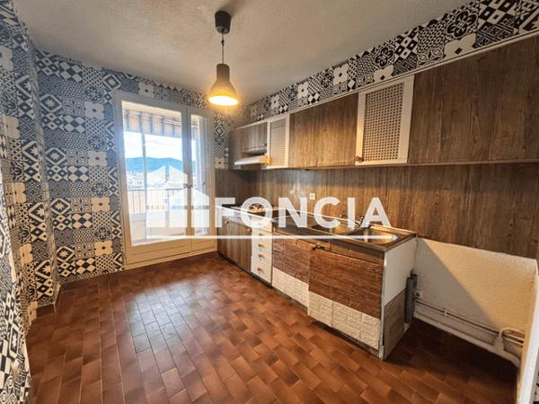 Location Appartement 3 pièces 65.2 m² - RUE LOUIS MERIC La Crau 83260