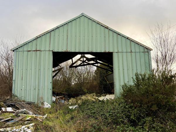 Maison de 200 m² environ avec hangar et terrain de 11 260 m².