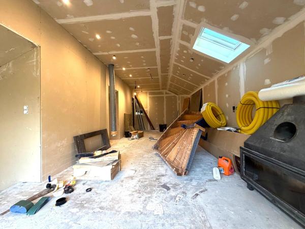 Maison de 200 m² environ avec hangar et terrain de 11 260 m².